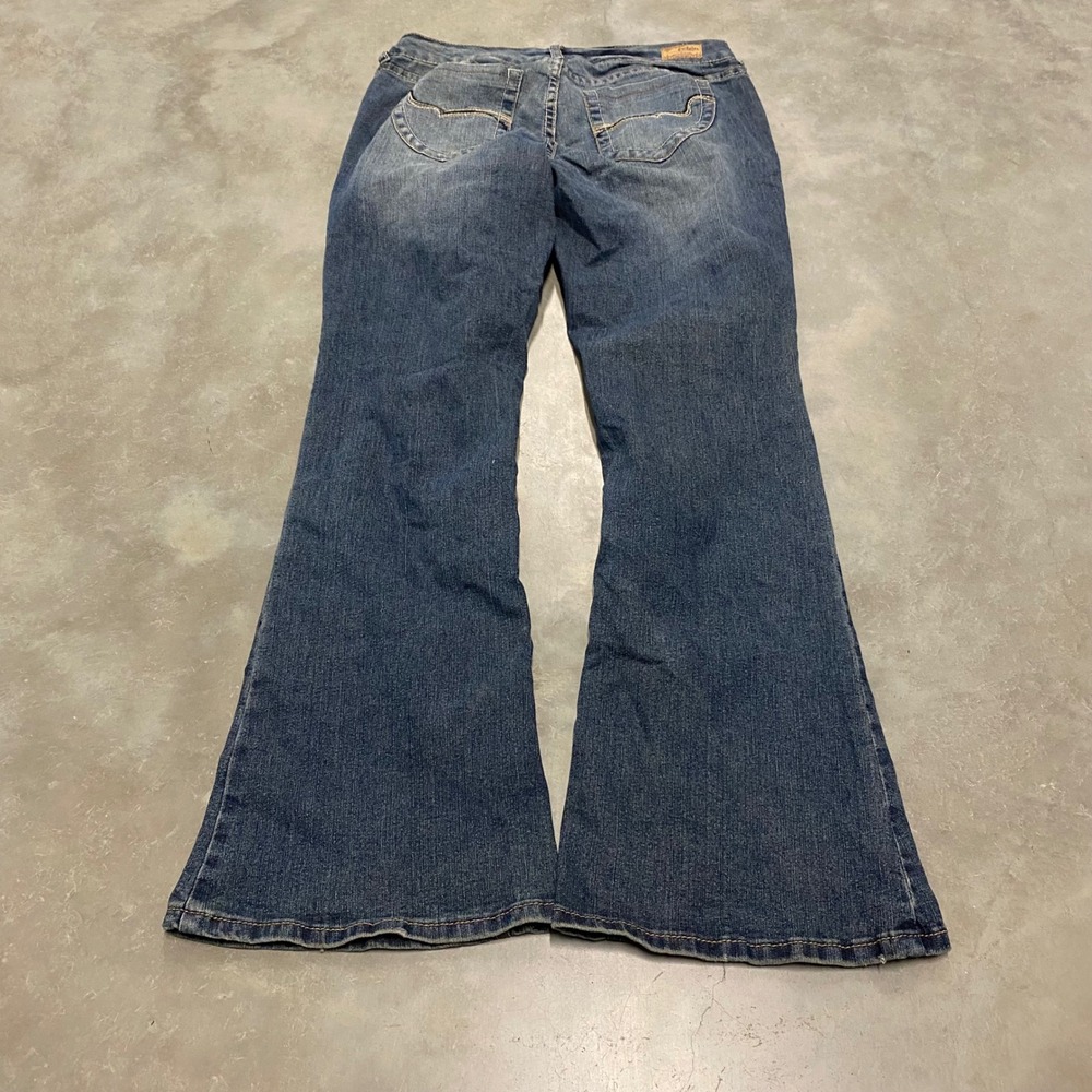 Reign Curvy Fit Flare Jeans Women's Size 9 Short Blue Denim Stretch - Picture 4 of 5